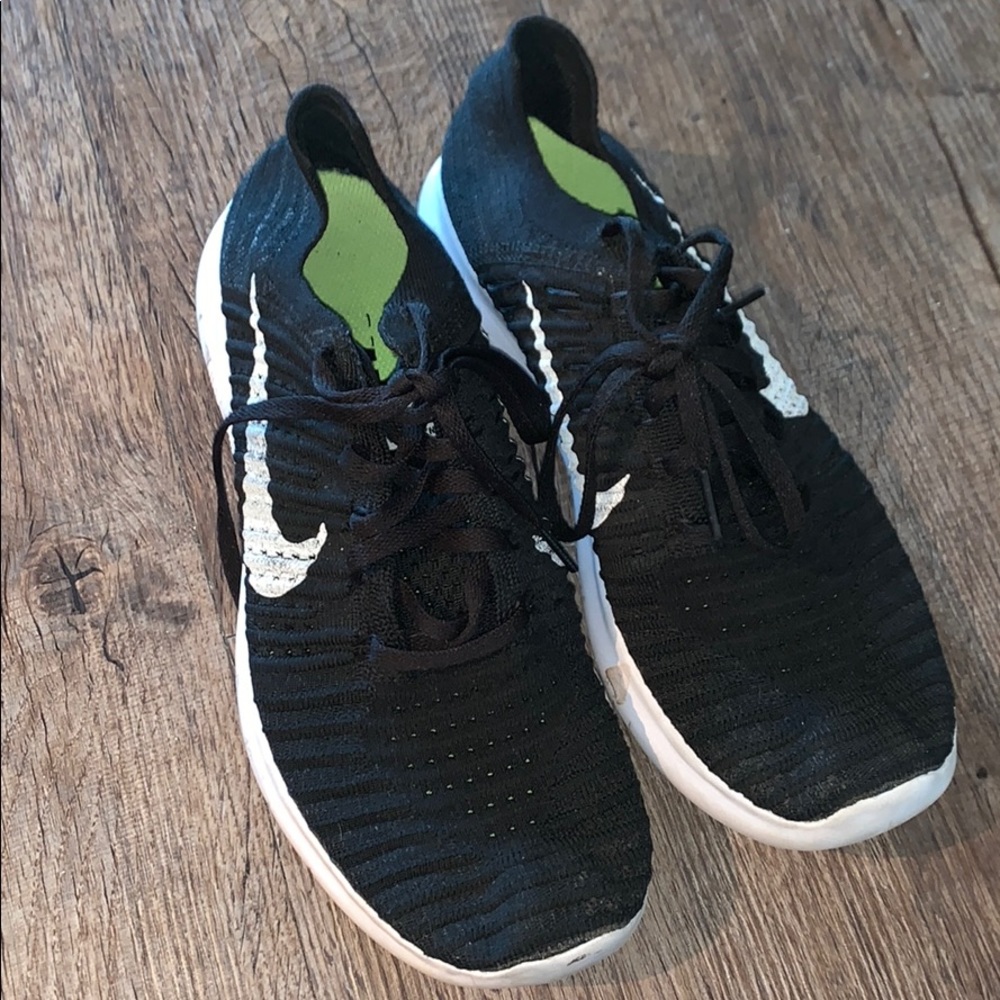 Black Nike Women’s Athletic Shoes